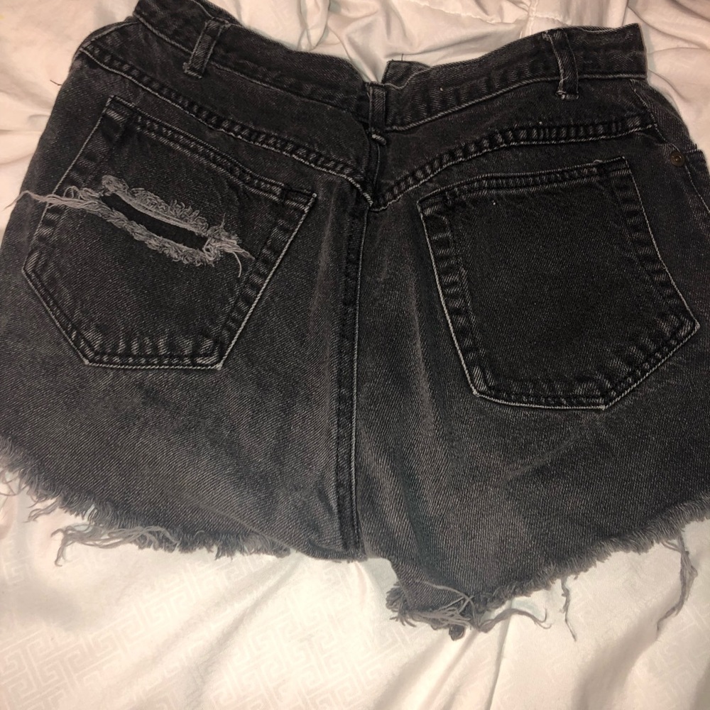 Black Jean shorts with distressing - Picture 2 of 2